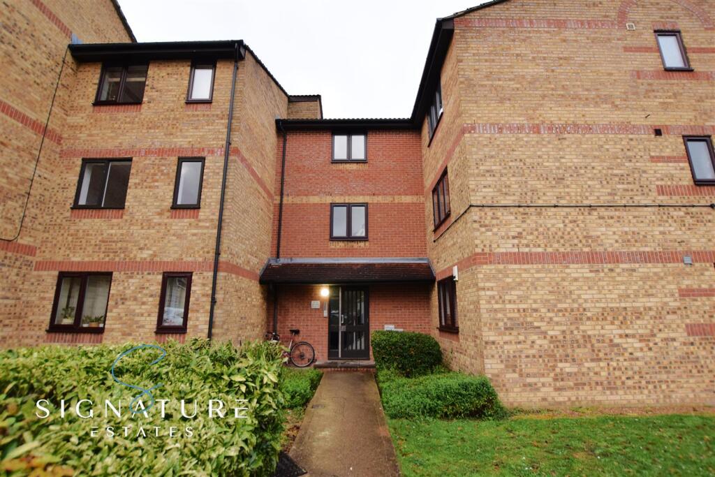 1 bed Apartment for rent in Watford. From Signature Estates