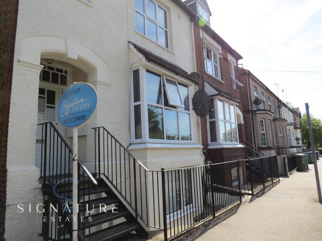 4 bed Studio for rent in Watford. From Signature Estates