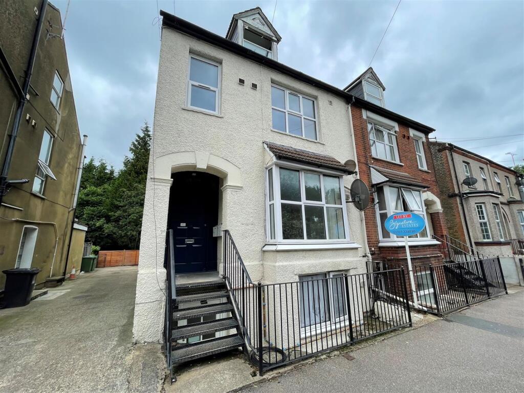 0 bed Studio for rent in Watford. From Signature Estates 0 bed Studio for rent in Watford. From Signature Estates