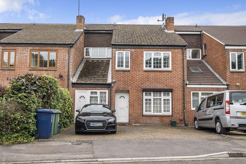 4 bed Mid Terraced House for rent in Elsfield. From Cherry Picked Residential - Oxford