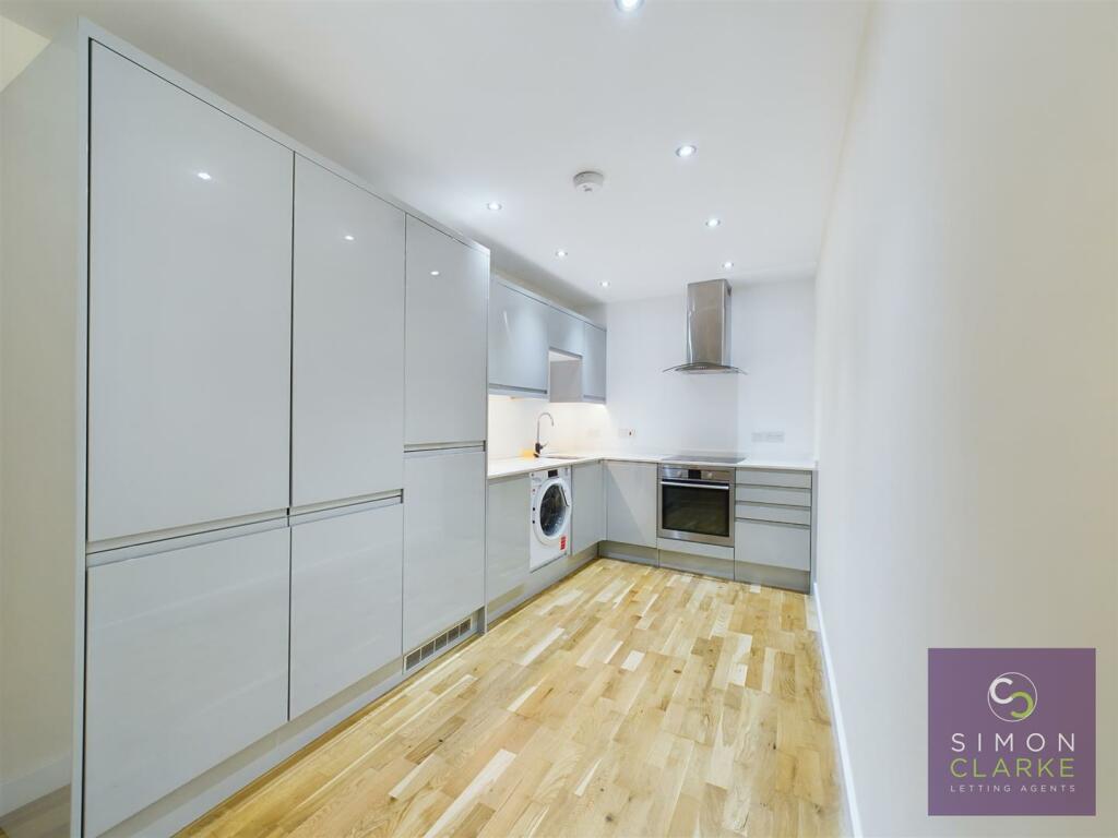 1 bed Apartment for rent in Barnet. From Simon Clarke Letting Agents