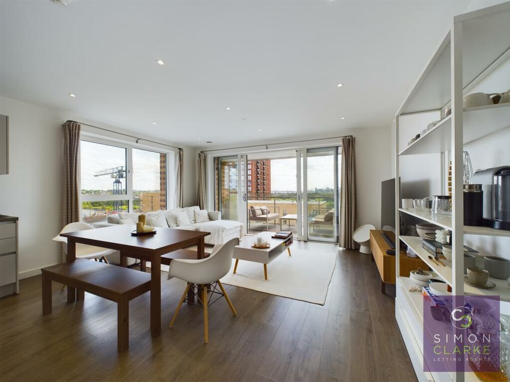 2 bed Apartment for rent in London. From Simon Clarke Letting Agents