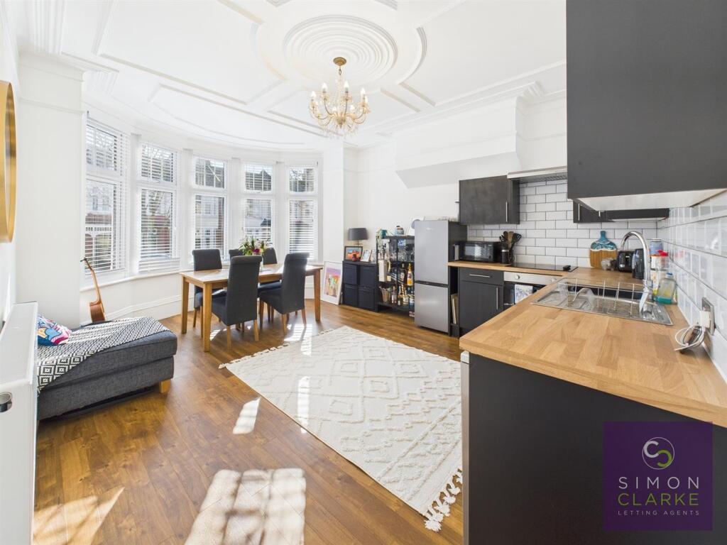 2 bed Apartment for rent in London. From Simon Clarke Letting Agents