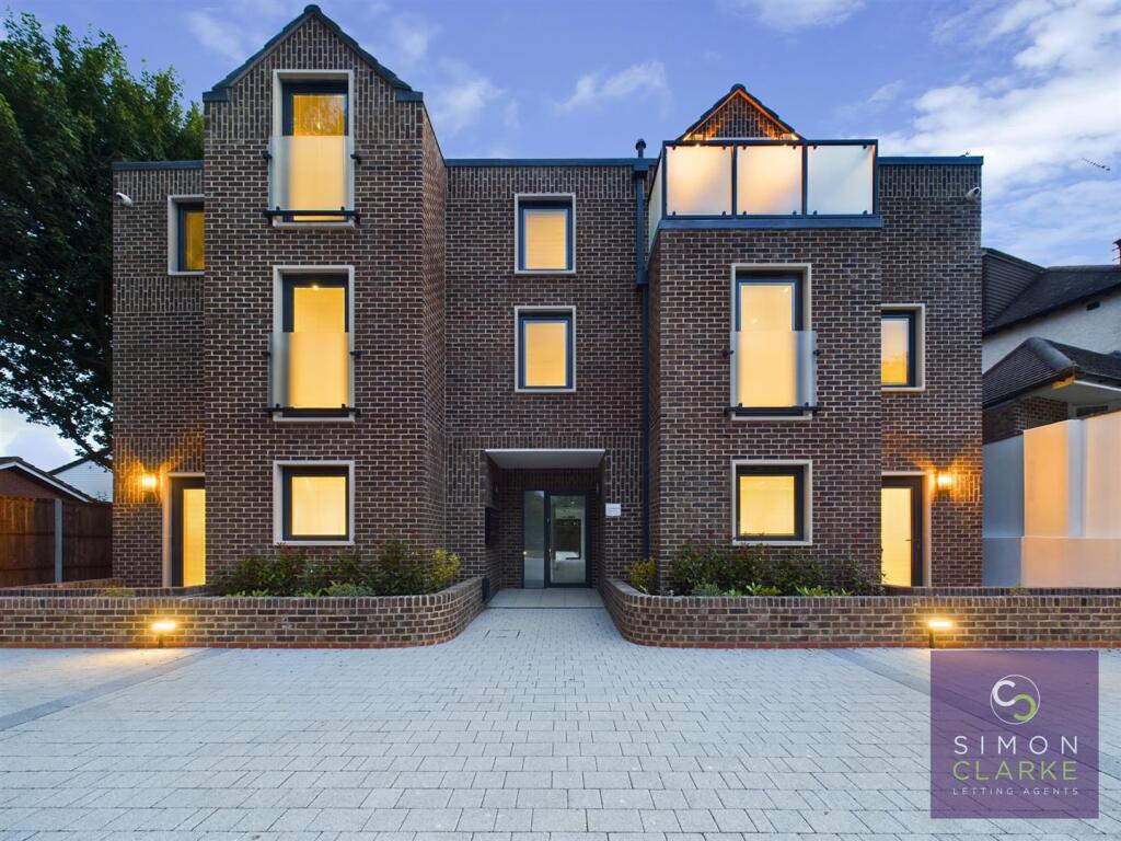 2 bed Apartment for rent in Barnet. From Simon Clarke Letting Agents