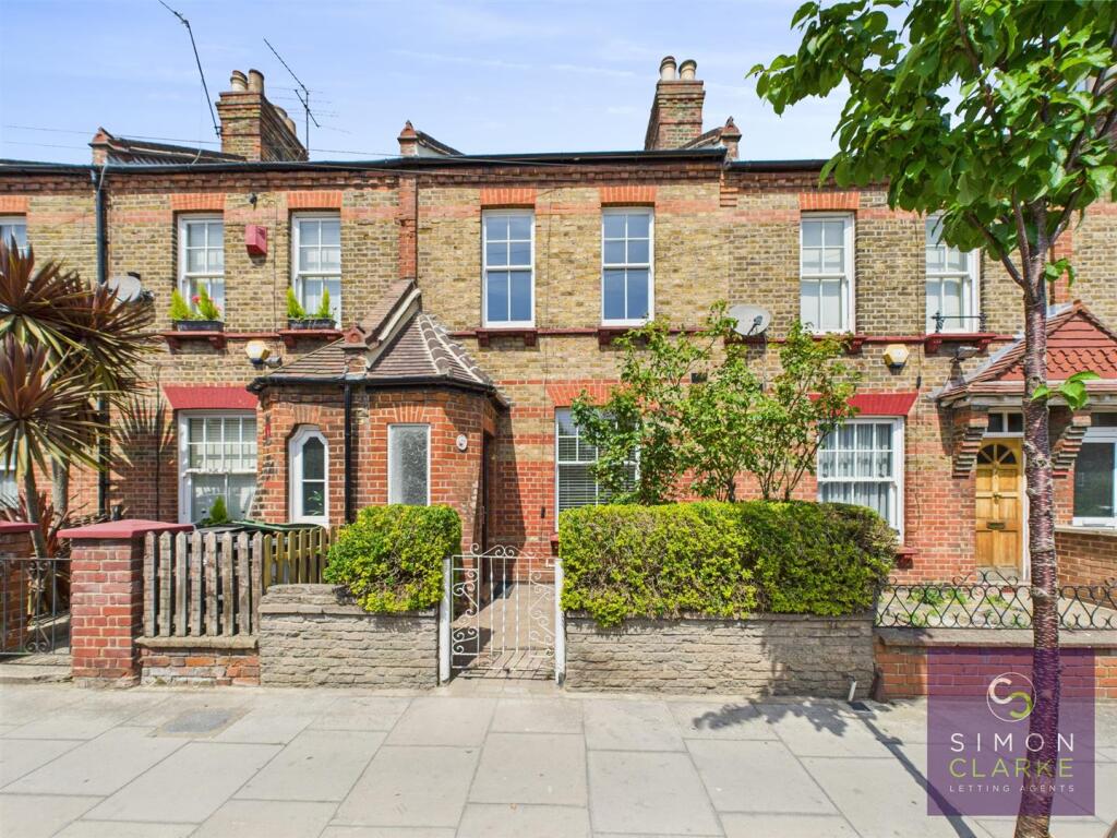 2 bed Mid Terraced House for rent in Wood Green. From Simon Clarke Letting Agents