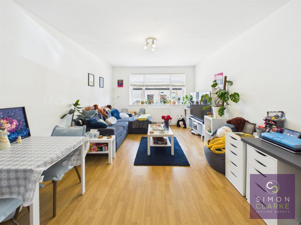 2 bed 1st Floor Flat for rent in Friern Barnet. From Simon Clarke Letting Agents 2 bed 1st Floor Flat for rent in Friern Barnet. From Simon Clarke Letting Agents