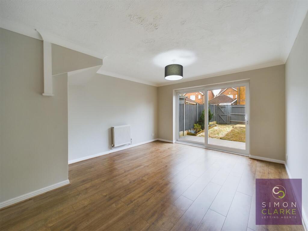2 bed Mid Terraced House for rent in Friern Barnet. From Simon Clarke Letting Agents