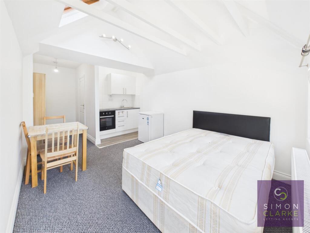 4 bed Studio for rent in Hampstead. From Simon Clarke Letting Agents