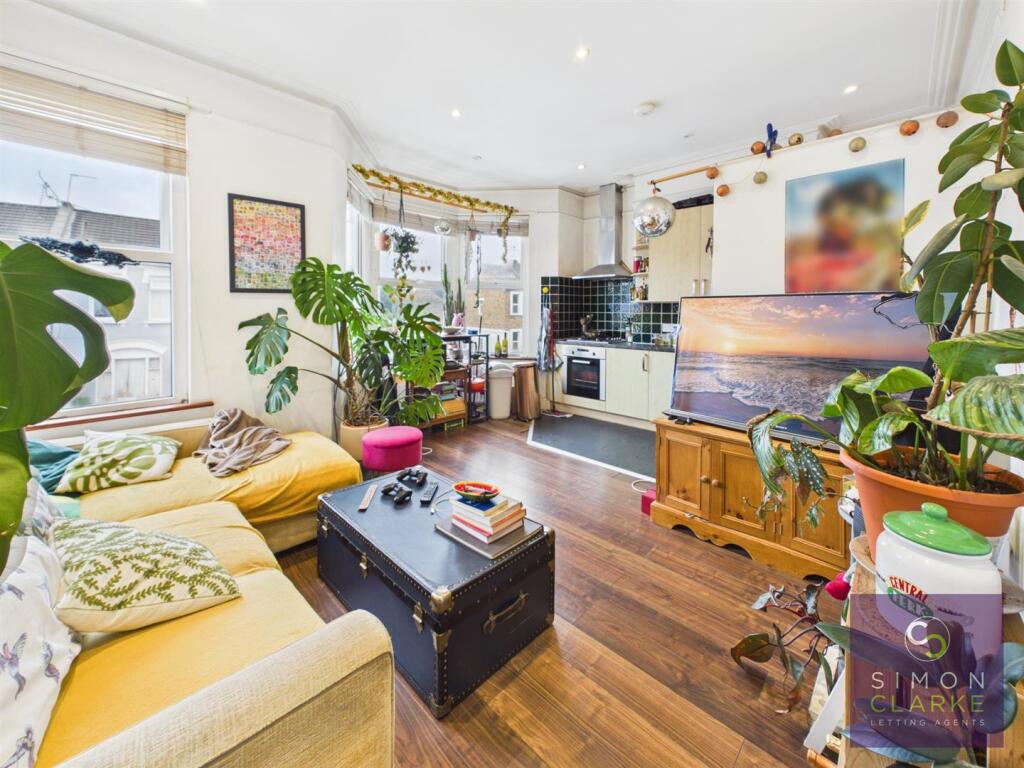 3 bed Apartment for rent in Hornsey. From Simon Clarke Letting Agents 3 bed Apartment for rent in Hornsey. From Simon Clarke Letting Agents