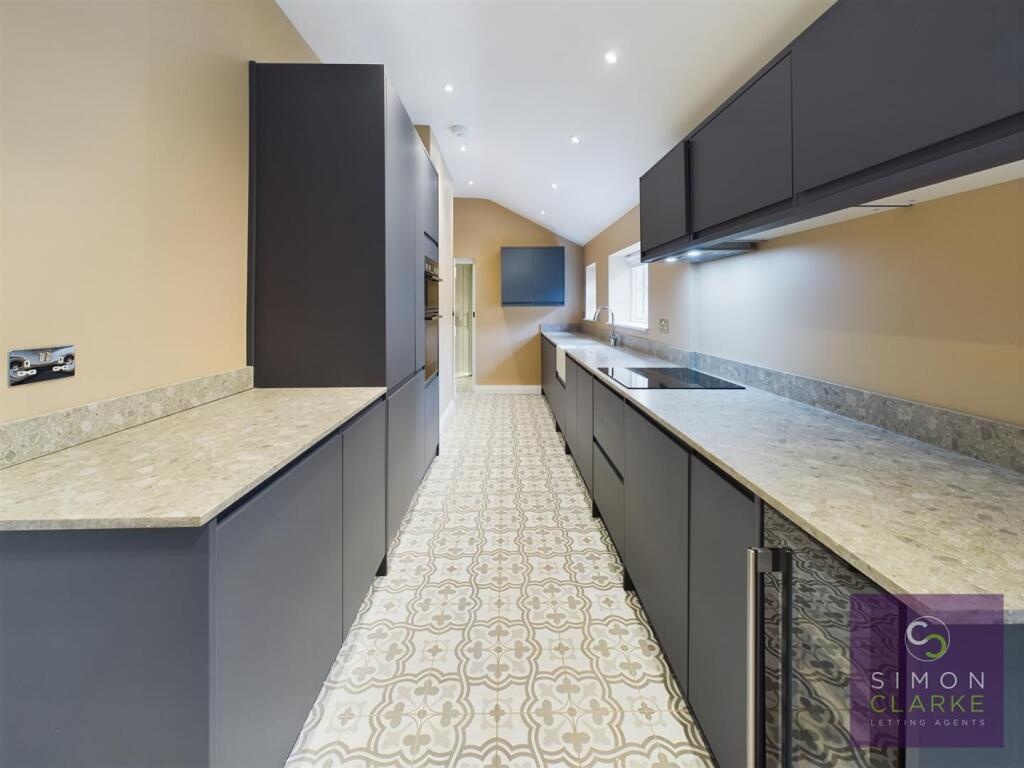 3 bed Cottage for rent in Barnet. From Simon Clarke Letting Agents