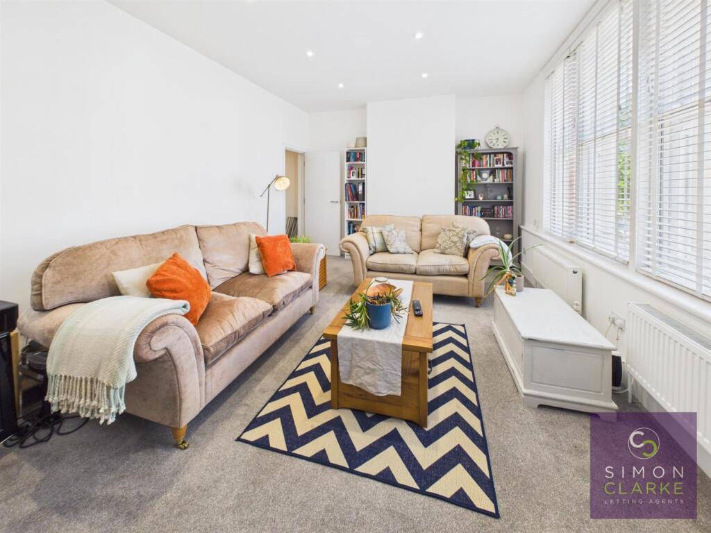 2 bed Apartment for rent in Friern Barnet. From Simon Clarke Letting Agents