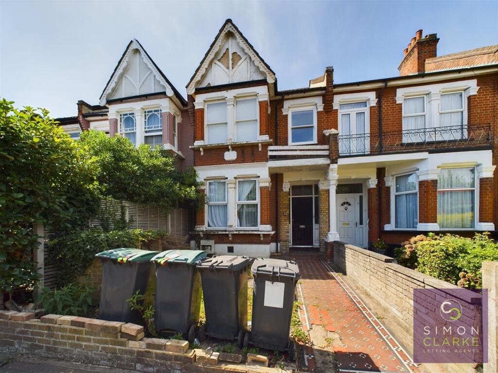2 bed 1st Floor Flat for rent in Tottenham. From Simon Clarke Letting Agents