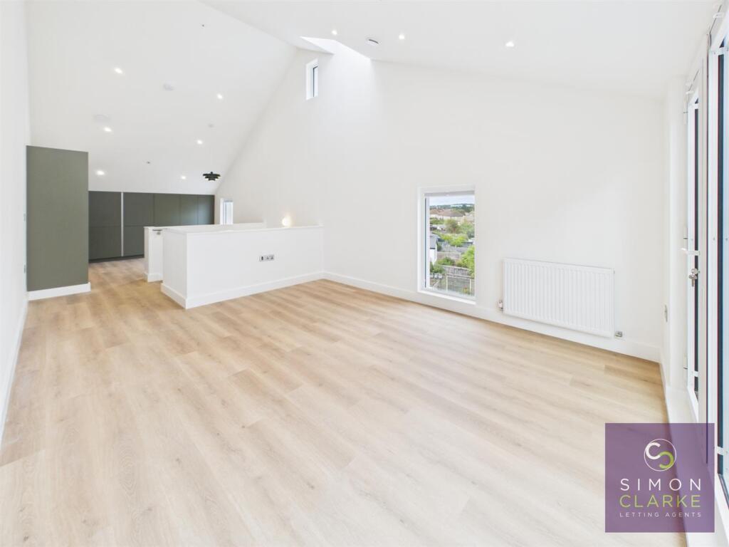 2 bed Apartment for rent in Southgate. From Simon Clarke Letting Agents 2 bed Apartment for rent in Southgate. From Simon Clarke Letting Agents