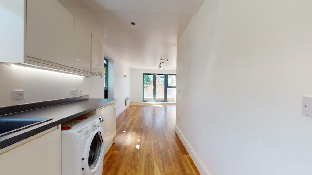 2 bed Apartment for rent in Barnet. From Sincere Property Services