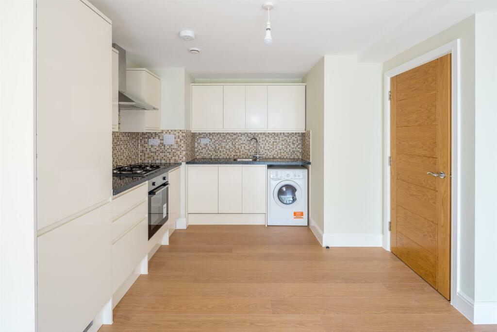 1 bed Apartment for rent in Ilford. From Sincere Property Services