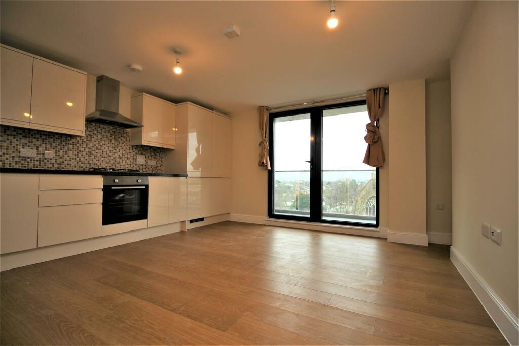 2 bed Apartment for rent in Ilford. From Sincere Property Services