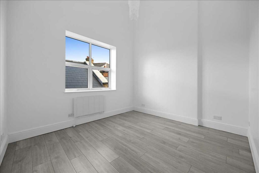 2 bed Apartment for rent in London. From South West London Property