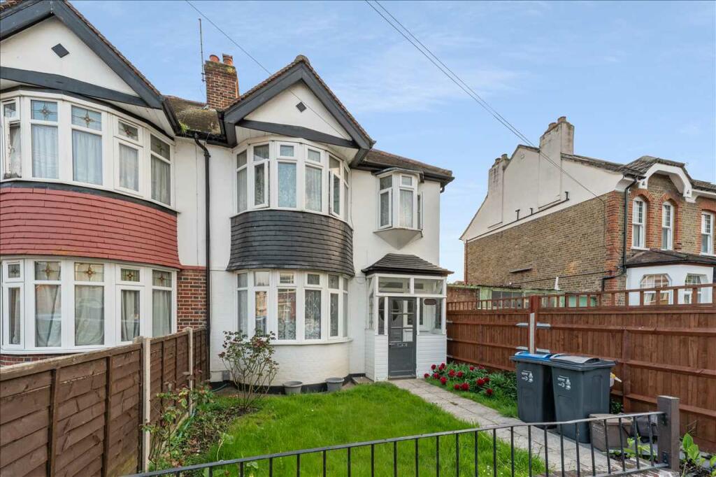 3 bed Mid Terraced House for rent in Mitcham. From South West London Property
