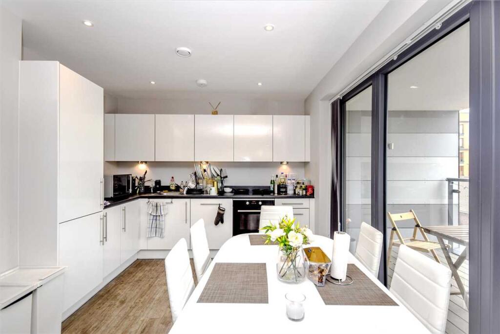 2 bed Apartment for rent in Carshalton. From Next Step Estates (South West) Ltd - London 2 bed Apartment for rent in Carshalton. From Next Step Estates (South West) Ltd - London