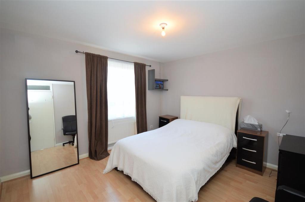 4 bed End of Terrace for rent in Merton. From Next Step Estates (South West) Ltd - London