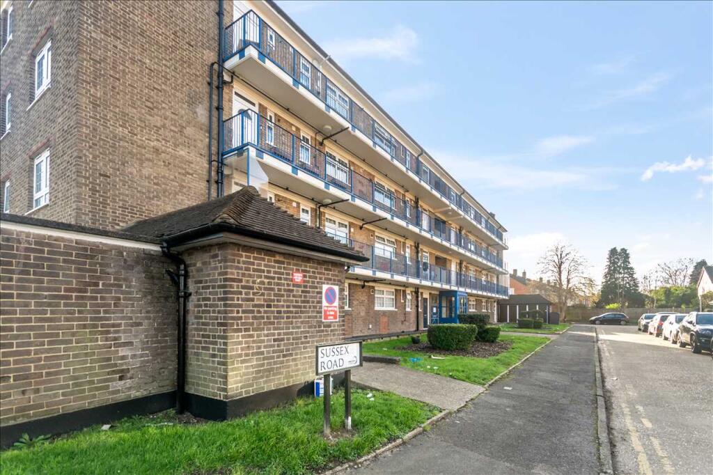 2 bed Apartment for rent in Mitcham. From Next Step Estates (South West) Ltd - London 2 bed Apartment for rent in Mitcham. From Next Step Estates (South West) Ltd - London