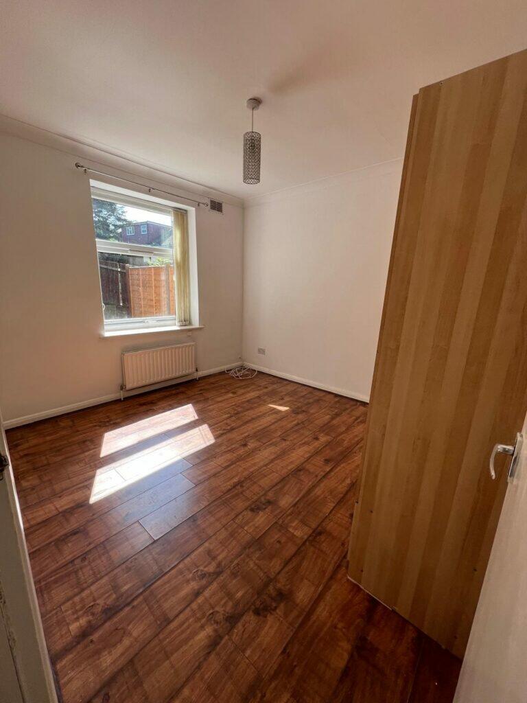 1 bed Flat for rent in Wanstead. From Spencer Curtis