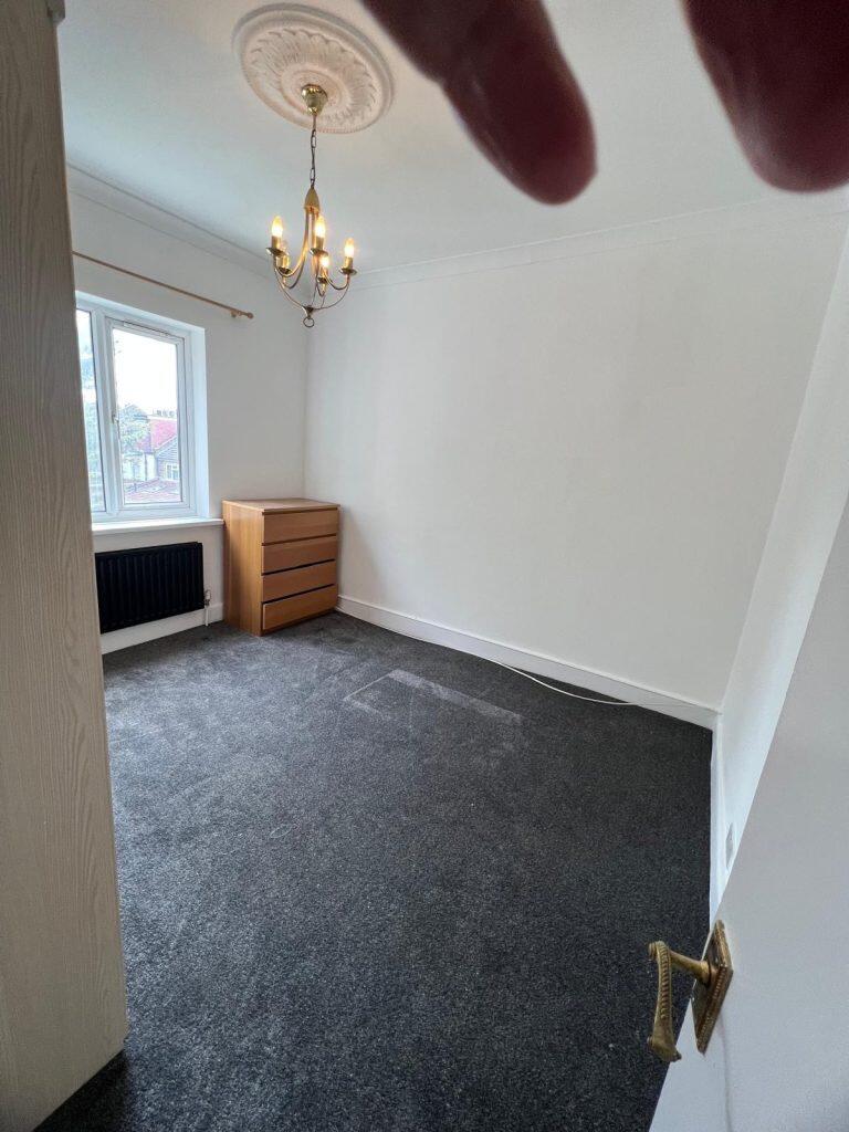 1 bed 1st Floor Flat for rent in Wanstead. From Spencer Curtis