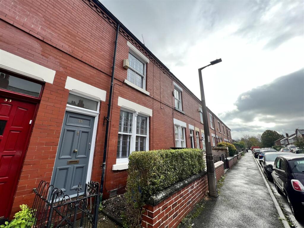 2 bed Detached for rent in Stockport. From Spencer Harvey