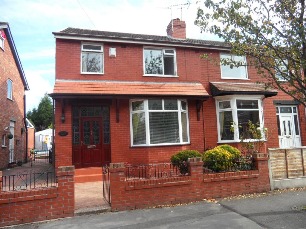 3 bed Detached for rent in Stockport. From Spencer Harvey