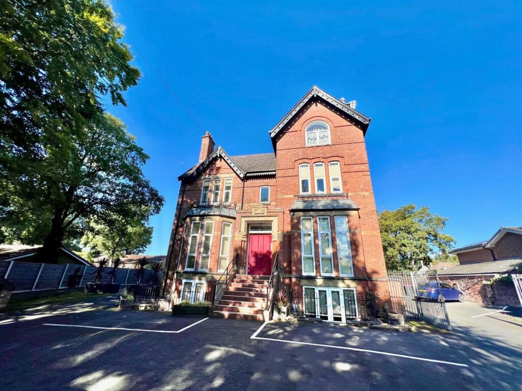 1 bed 1st Floor Flat for rent in Manchester. From Spencer Harvey