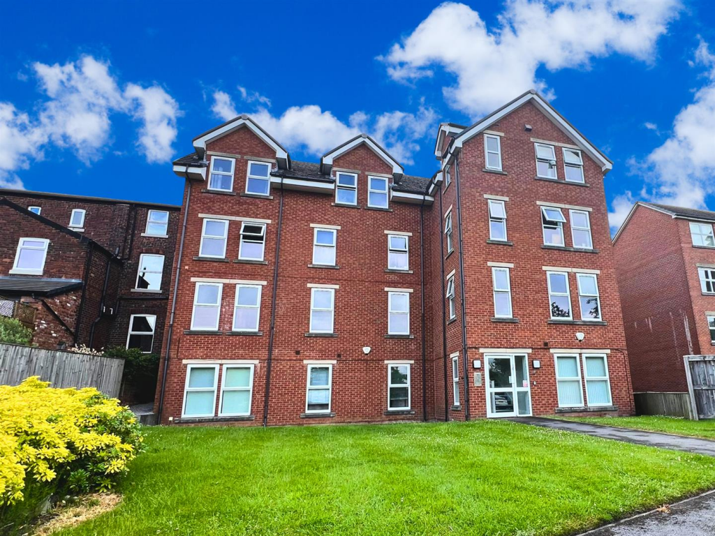 2 bed Apartment for rent in Stockport. From Spencer Harvey
