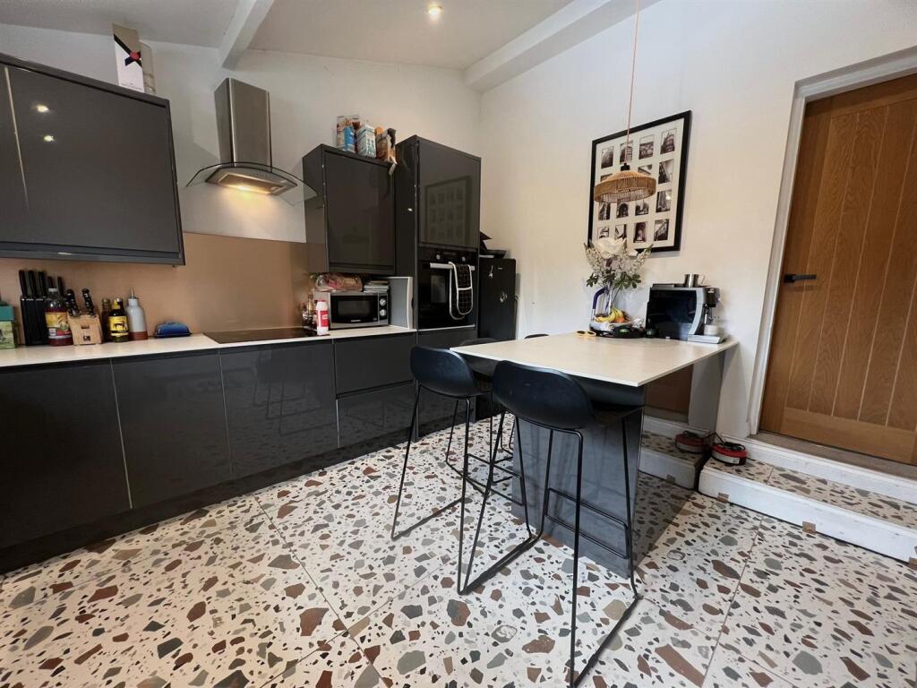 2 bed Apartment for rent in Stockport. From Spencer Harvey
