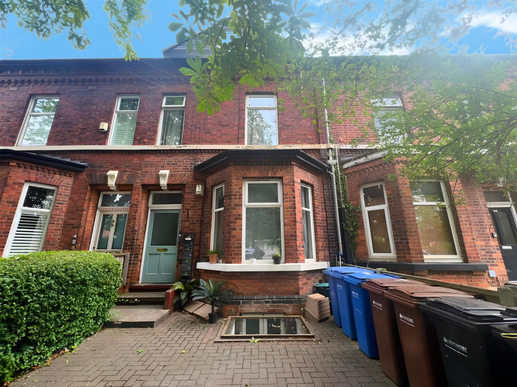 2 bed Apartment for rent in Stockport. From Spencer Harvey