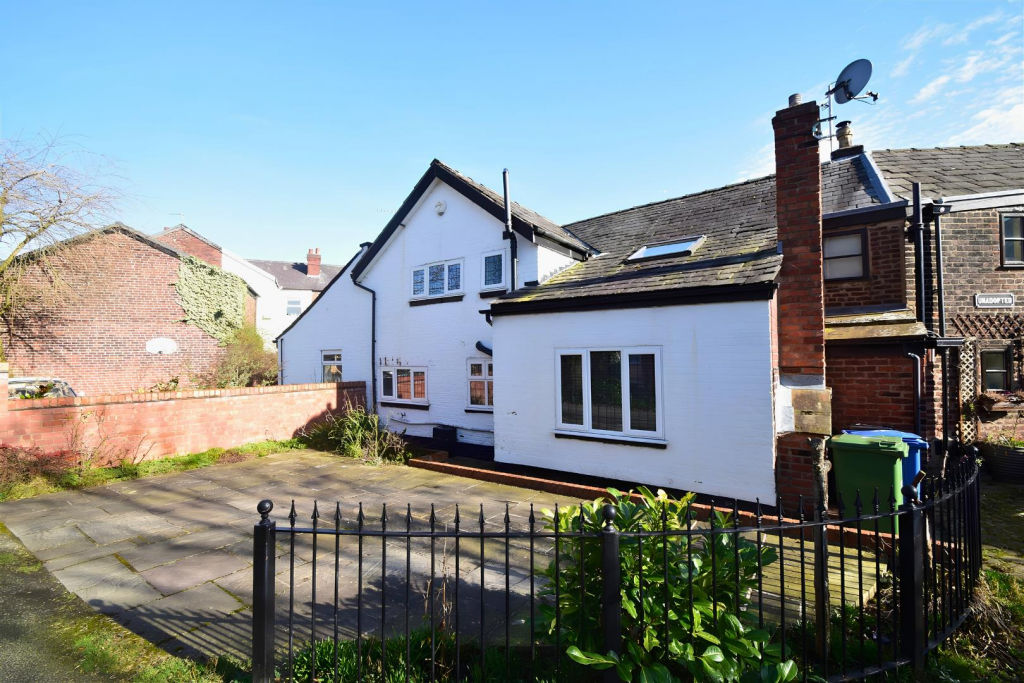 1 bed Detached for rent in Stockport. From Spencer Harvey 1 bed Detached for rent in Stockport. From Spencer Harvey