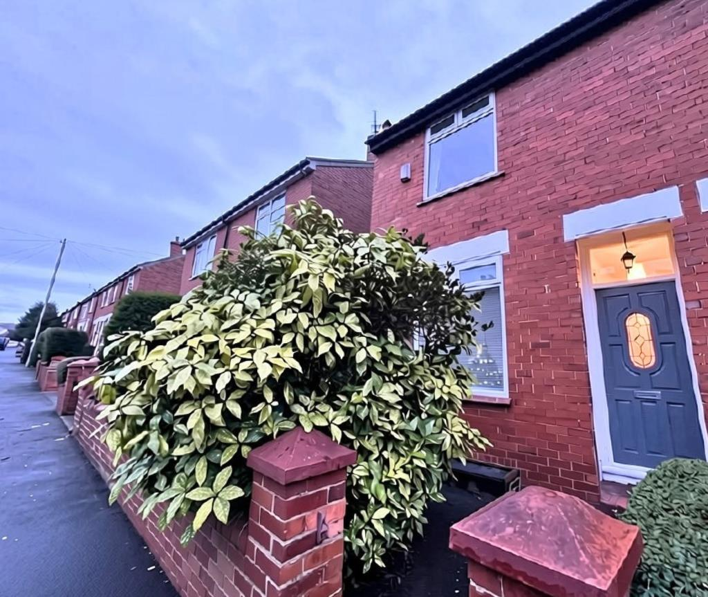 2 bed Detached for rent in Stockport. From Spencer Harvey