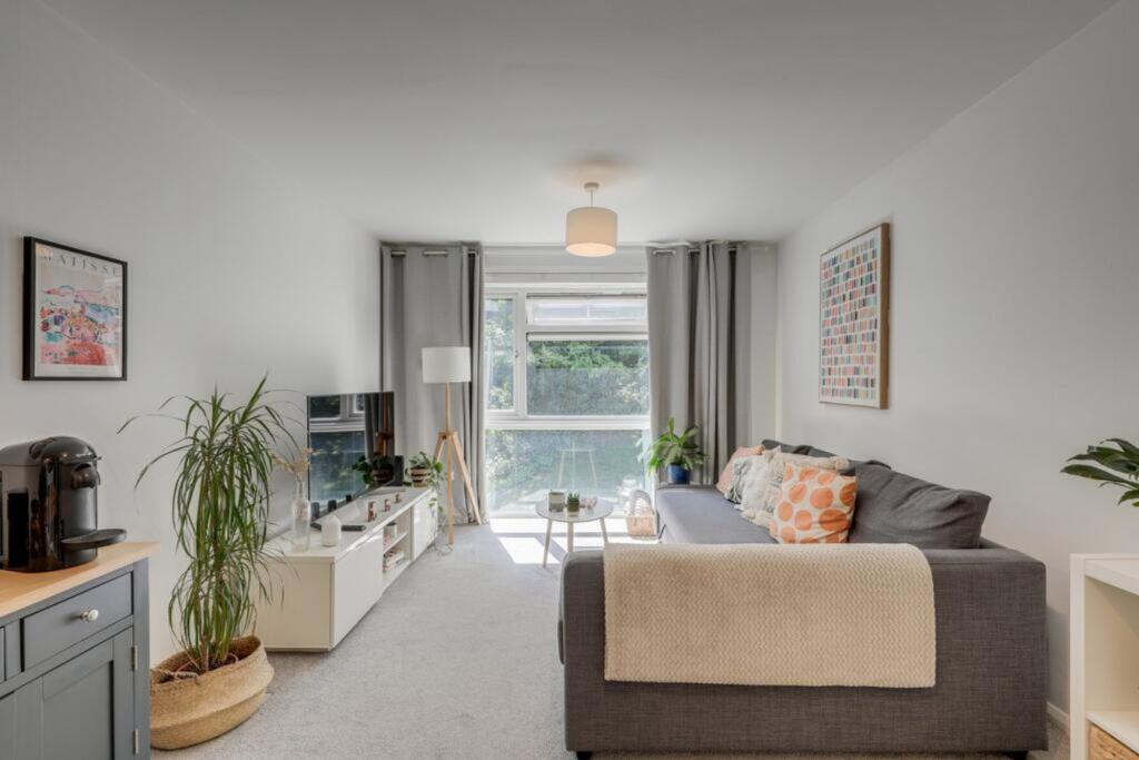 1 bed 1st Floor Flat for rent in Penge. From Stanford Estates - Forest Hill 1 bed 1st Floor Flat for rent in Penge. From Stanford Estates - Forest Hill