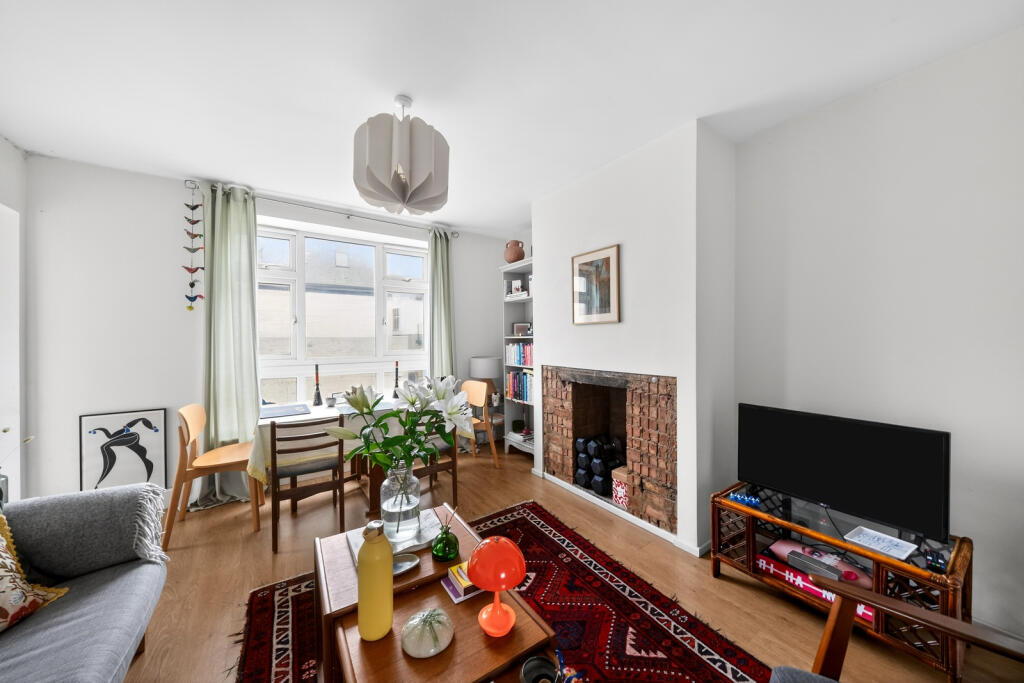 2 bed Apartment for rent in London. From Stirling Ackroyd - Clapton