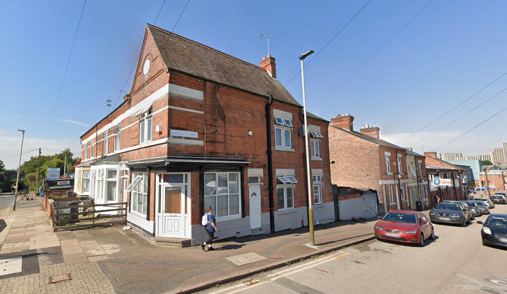 4 bed Mid Terraced House for rent in Leicester. From Keywest Estate Agents - Leicester