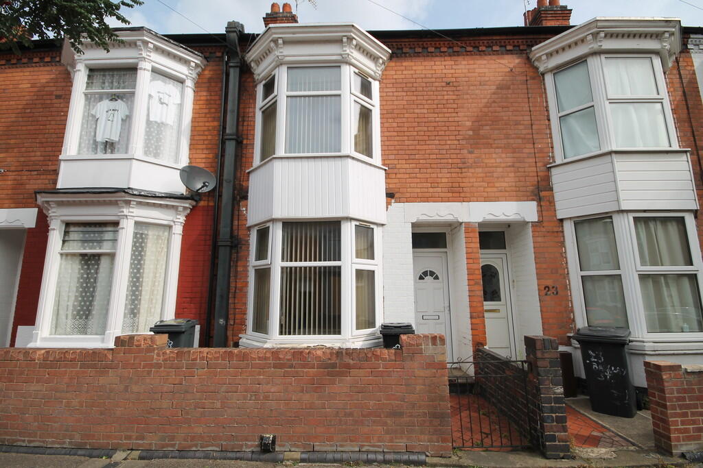 4 bed Mid Terraced House for rent in Leicester. From Keywest Estate Agents - Leicester