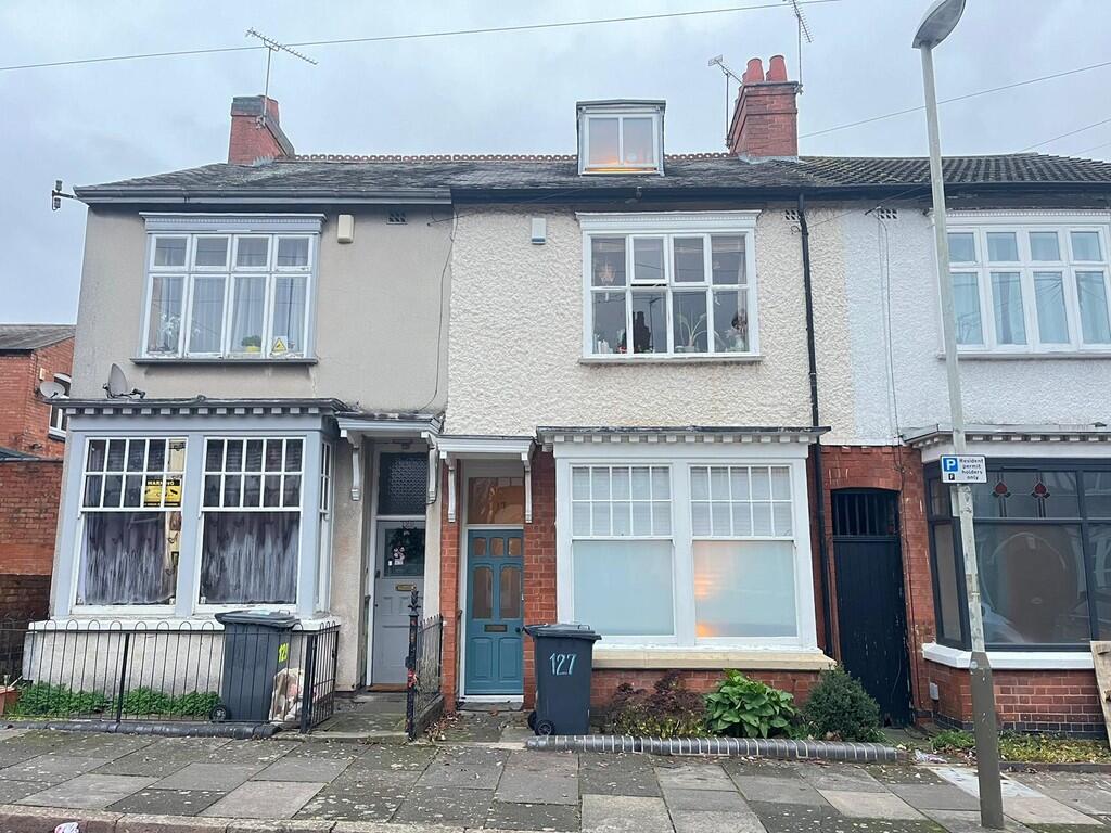 4 bed Mid Terraced House for rent in Leicester. From Keywest Estate Agents - Leicester