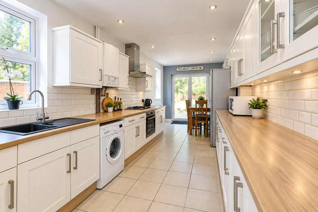 5 bed Mid Terraced House for rent in Leicester. From Keywest Estate Agents - Leicester 5 bed Mid Terraced House for rent in Leicester. From Keywest Estate Agents - Leicester