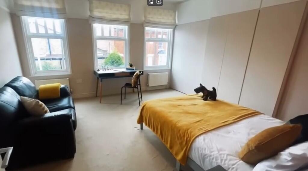 5 bed Mid Terraced House for rent in Leicester. From Keywest Estate Agents - Leicester