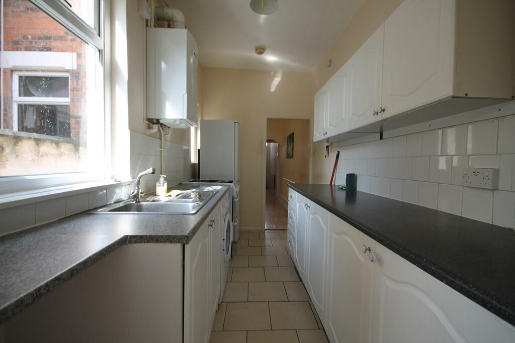 4 bed Mid Terraced House for rent in Leicester Forest East. From Keywest Estate Agents - Leicester