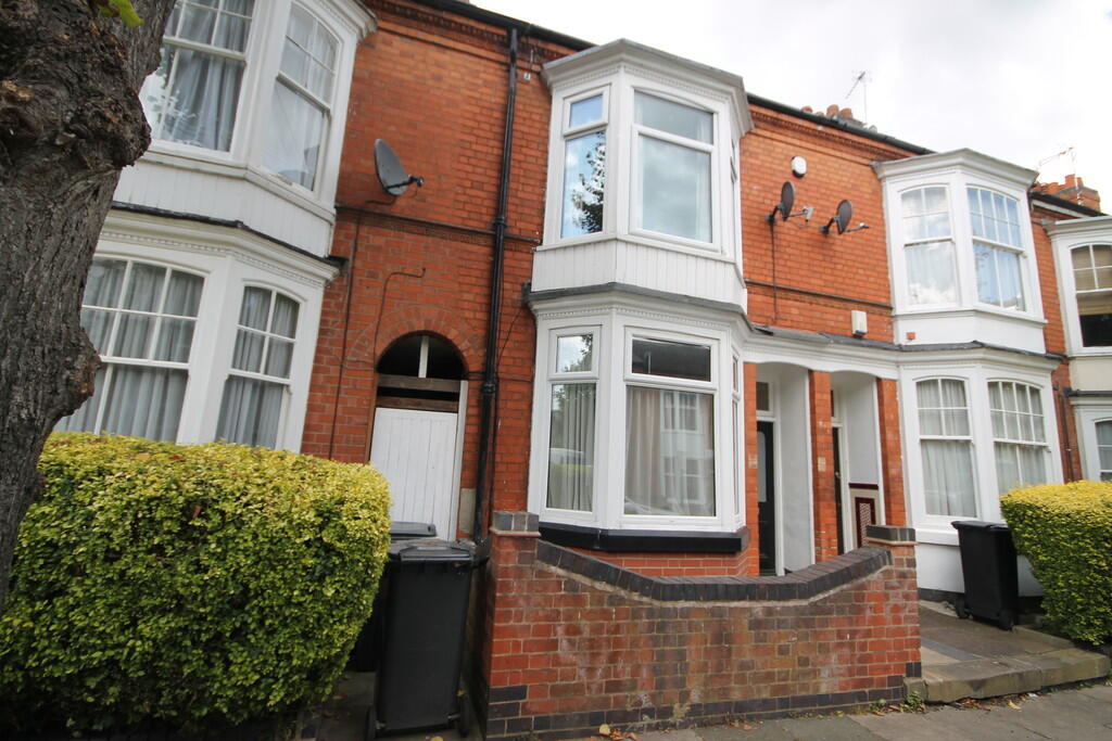 4 bed Mid Terraced House for rent in Leicester Forest East. From Keywest Estate Agents - Leicester