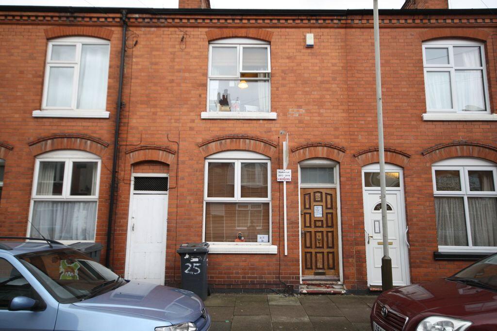 4 bed Mid Terraced House for rent in Leicester. From Keywest Estate Agents - Leicester