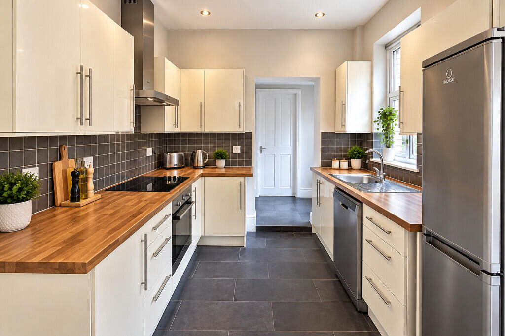 4 bed Mid Terraced House for rent in Leicester. From Keywest Estate Agents - Leicester 4 bed Mid Terraced House for rent in Leicester. From Keywest Estate Agents - Leicester