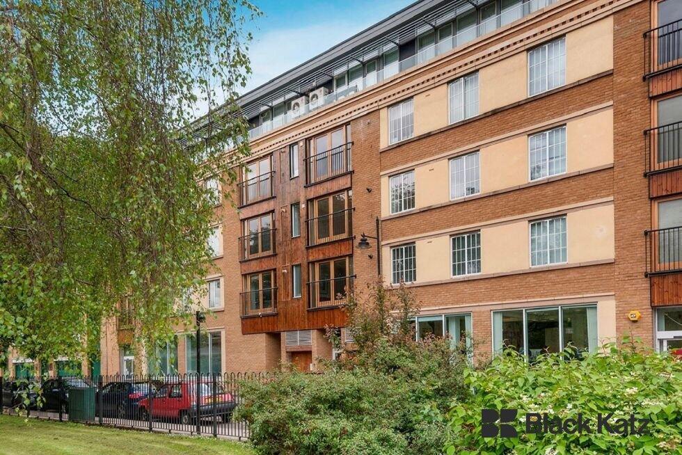 2 bed 1st Floor Flat for rent in Bermondsey. From Black Katz - London Bridge 2 bed 1st Floor Flat for rent in Bermondsey. From Black Katz - London Bridge