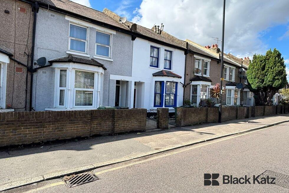 4 bed 1st Floor Flat for rent in Deptford. From Black Katz - London Bridge 4 bed 1st Floor Flat for rent in Deptford. From Black Katz - London Bridge