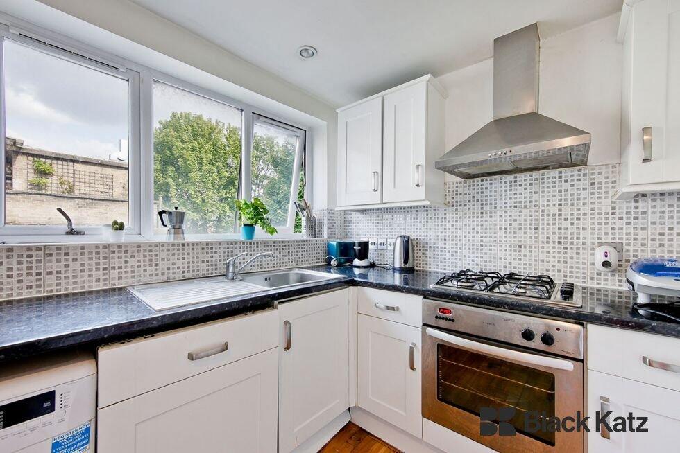 2 bed 1st Floor Flat for rent in Bermondsey. From Black Katz - London Bridge 2 bed 1st Floor Flat for rent in Bermondsey. From Black Katz - London Bridge
