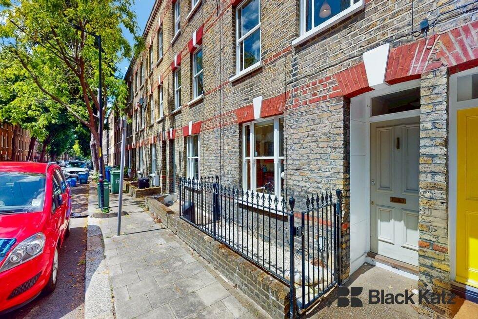 4 bed Mid Terraced House for rent in Bermondsey. From Black Katz - London Bridge